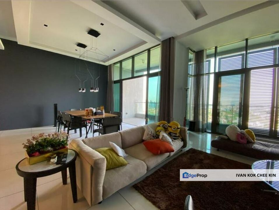 Facing Golf View Unit, Selangor, Tropicana