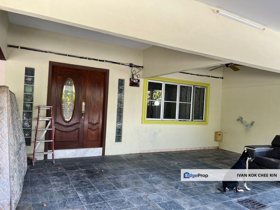 Well Maintained Double Storey House @ USJ 22, Selangor, USJ