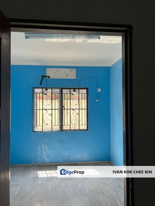 Well Maintained Double Storey House @ USJ 22, Selangor, USJ