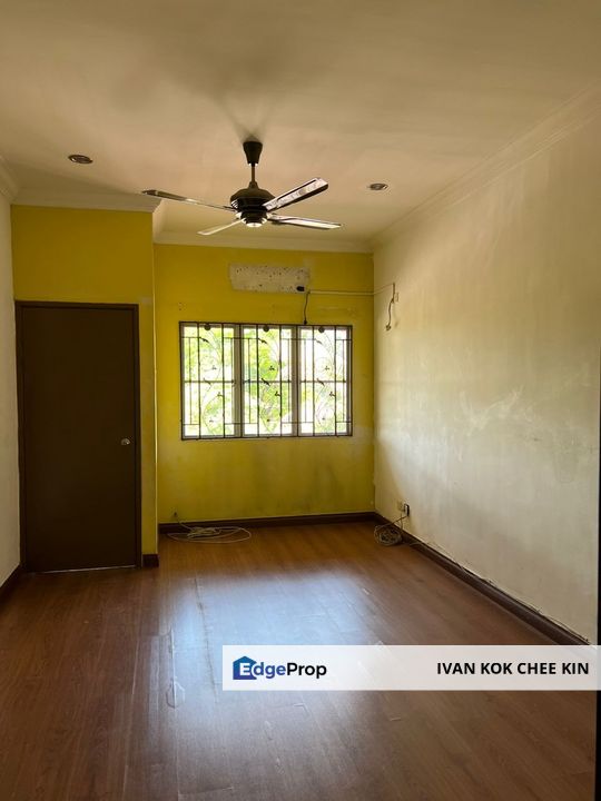 Well Maintained Double Storey House @ USJ 22, Selangor, USJ