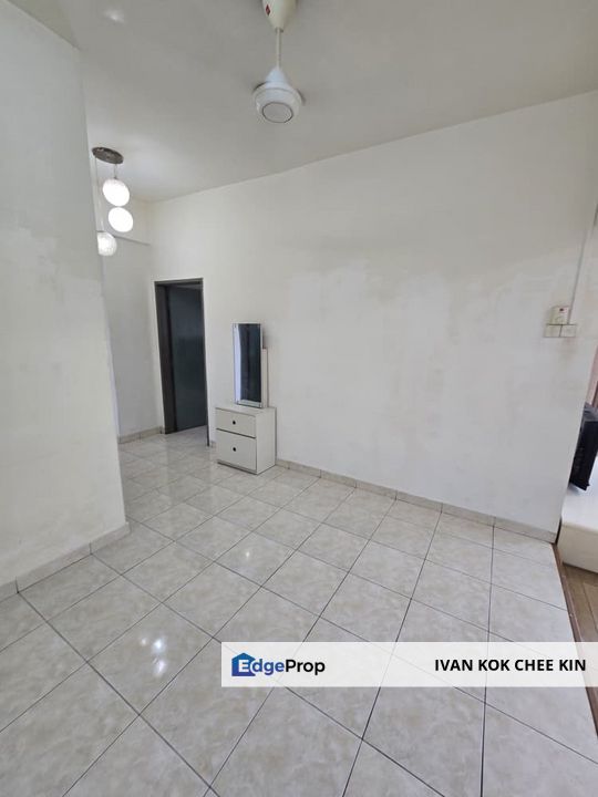 Walking Distance To Paradigm Mall & LRT Station, Selangor, Kelana Jaya