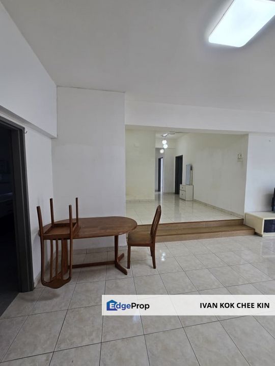 Walking Distance To Paradigm Mall & LRT Station, Selangor, Kelana Jaya