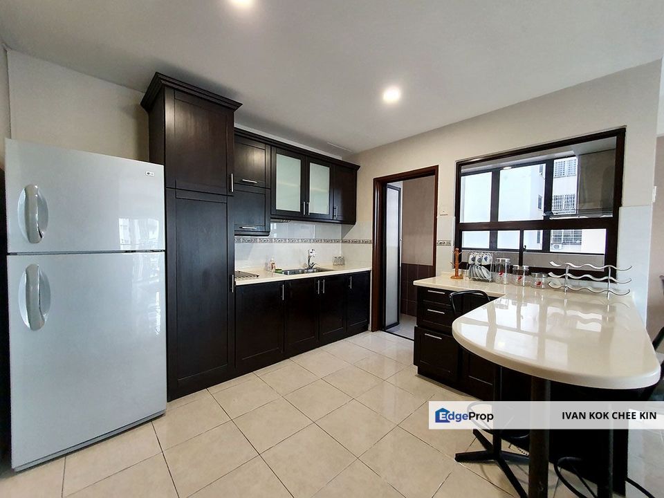 Walking Distance To LRT Station & Paradigm Mall, Selangor, Kelana Jaya