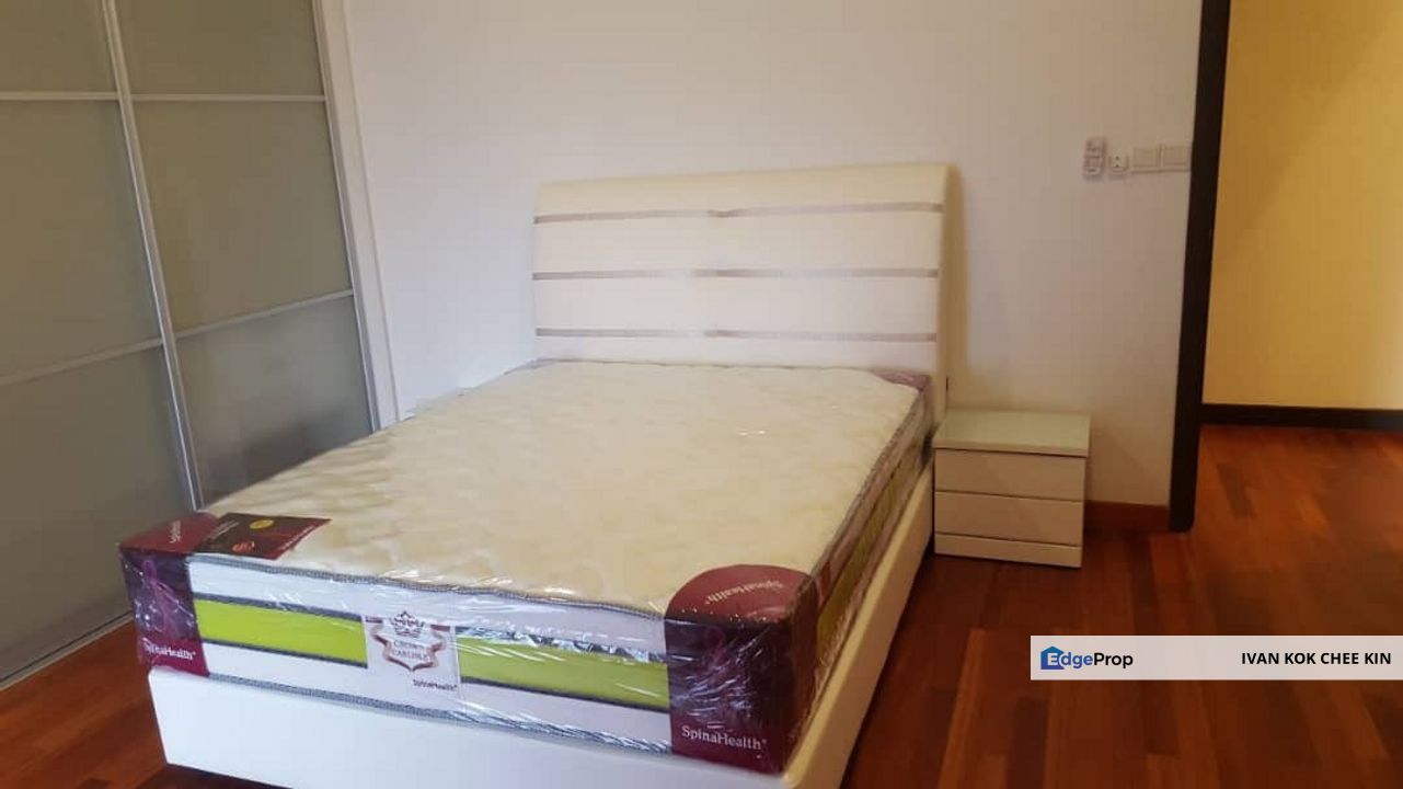 Limited Big Size Unit, Selangor, Bandar Utama