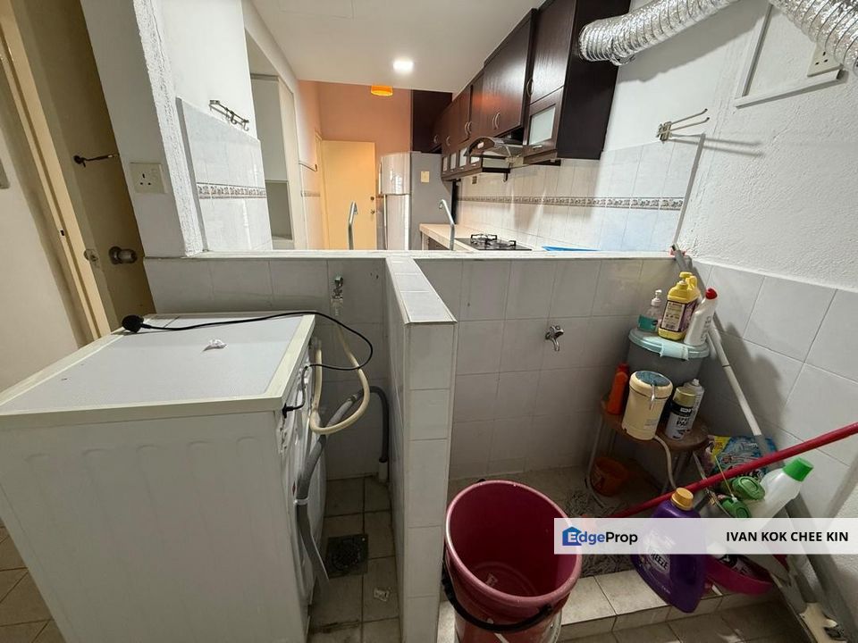Well Renovated & Walking Distance To Lrt Station, Selangor, Kelana Jaya