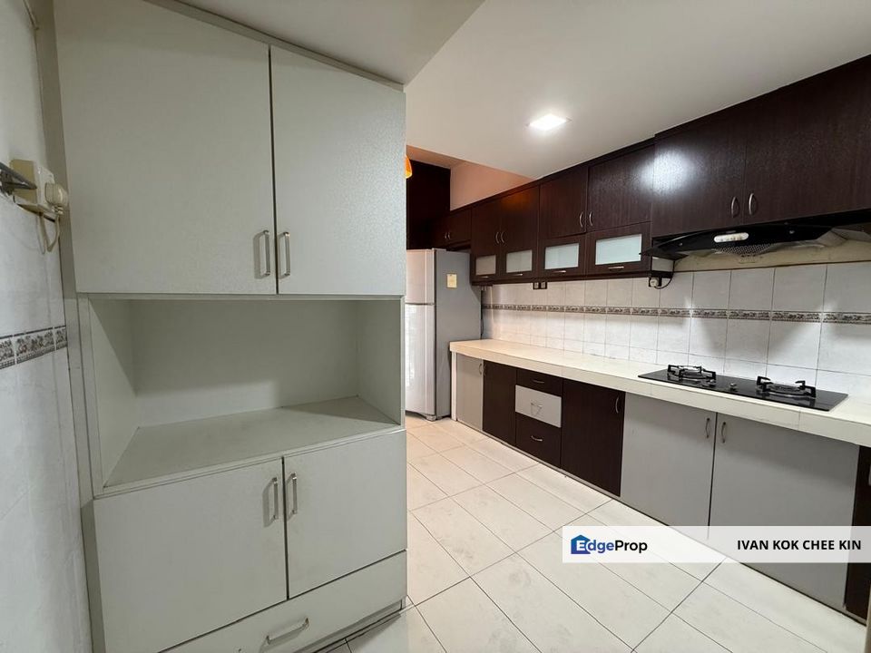 Well Renovated & Walking Distance To Lrt Station, Selangor, Kelana Jaya
