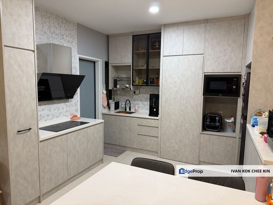 Fully Renovated & Walking Distance To Lrt Station, Selangor, Ara Damansara