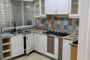 Bungaraya Kondominium, Saujana Subang