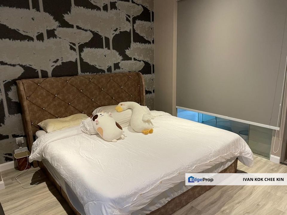 Lock Stock Barrel Facing Golf View Unit, Selangor, Tropicana