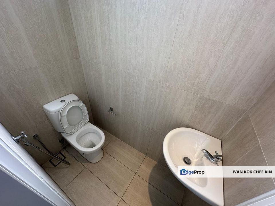 Fully Renovated & Partial Golf View Unit, Selangor, Tropicana