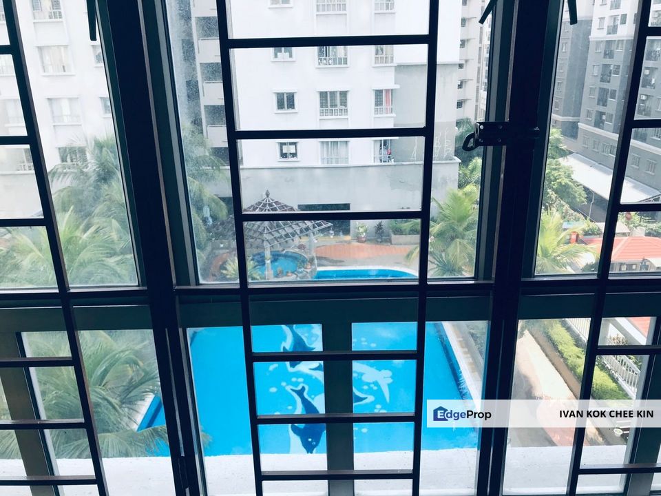 Facing Pool View, Selangor, Petaling Jaya