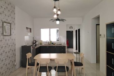 Puncak Hijauan (Hijauan Heights)