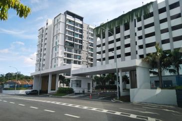 Puncak Hijauan (Hijauan Heights)