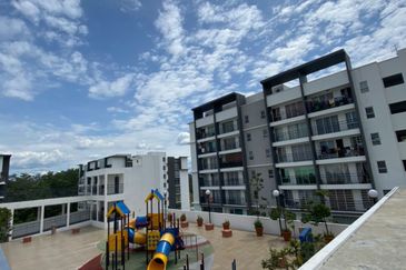 Puncak Hijauan (Hijauan Heights)