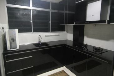 Puncak Hijauan (Hijauan Heights)