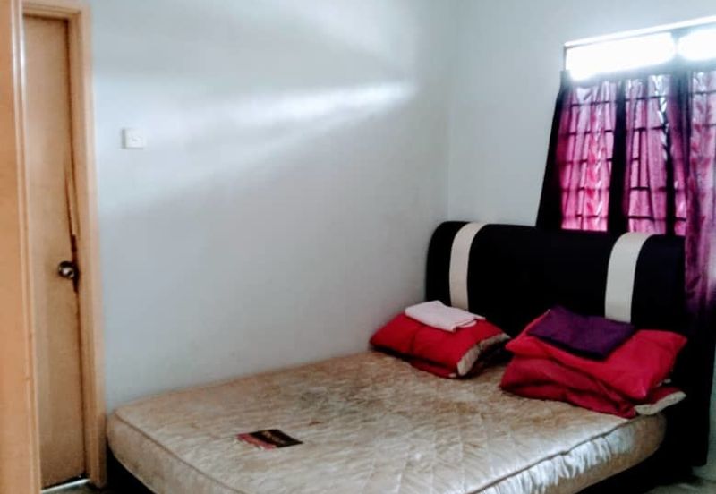 Iris Apartment, Taman Saujana Utama