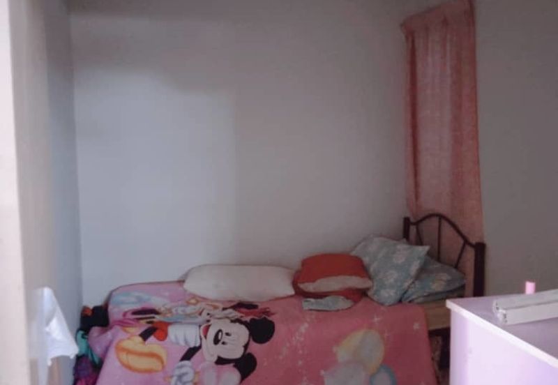 Iris Apartment, Taman Saujana Utama