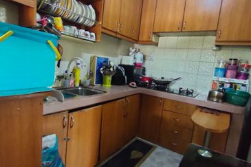 Pangsapuri Kiambang, Bukit Subang