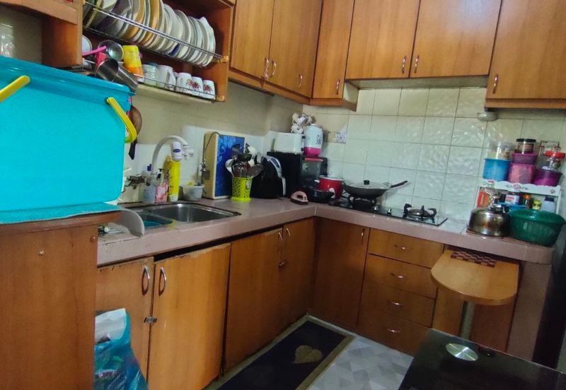 Pangsapuri Kiambang, Bukit Subang