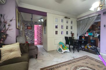 Pangsapuri Kiambang, Bukit Subang