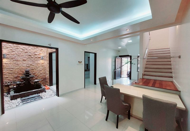 Double Storey Superlink Jalan Ubin Seksyen U8 Bukit Jelutong Shah Alam