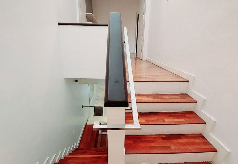 Double Storey Superlink Jalan Ubin Seksyen U8 Bukit Jelutong Shah Alam