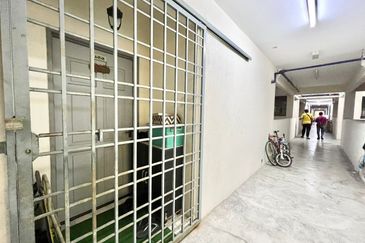 Angsana Apartment @ Taman Raintree