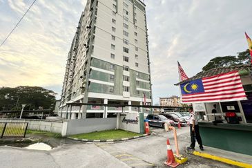 Angsana Apartment @ Taman Raintree