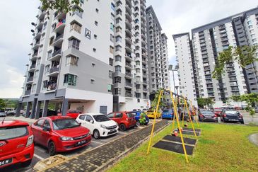 Residensi Laguna Biru 2