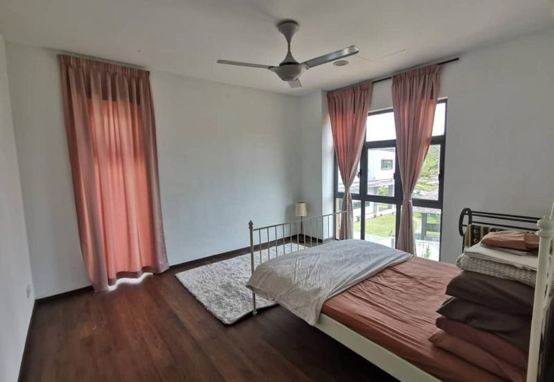 Kristal Court, Seksyen 7