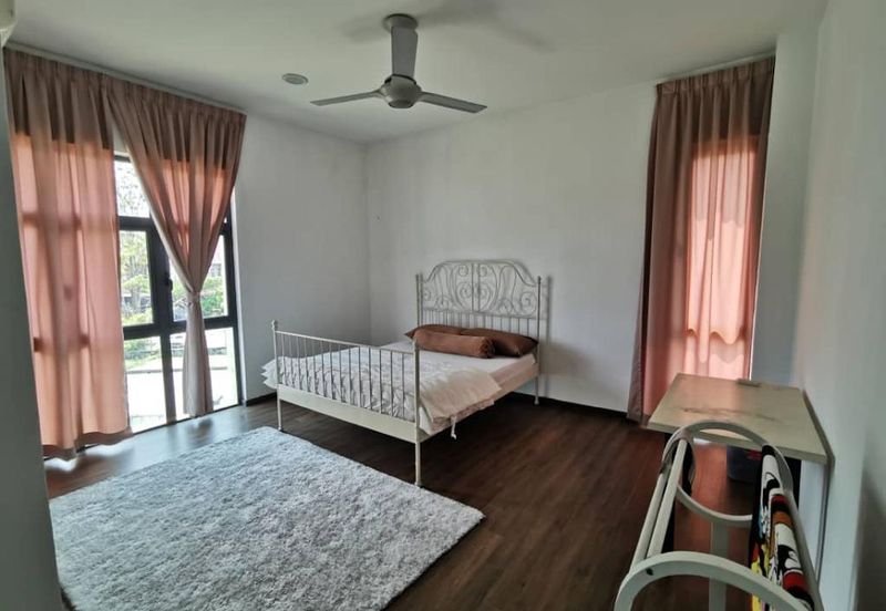 Kristal Court, Seksyen 7