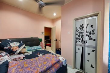 Double Storey Terrace Bukit Subang Denai Alam