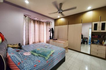 Double Storey Terrace Bukit Subang Denai Alam