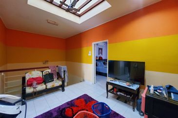 Double Storey Terrace Bukit Subang Denai Alam