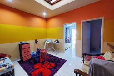 Double Storey Terrace Bukit Subang Denai Alam