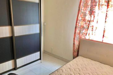 Residensi Warnasari 2