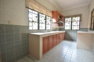 2 Storey Bungalow, Jalan Bidai, Bukit Jelutong, Shah Alam