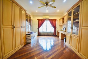 2 Storey Bungalow, Jalan Bidai, Bukit Jelutong, Shah Alam