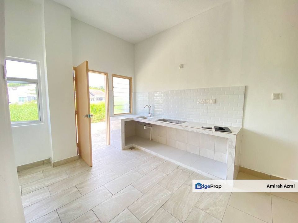 Single Storey Taman Dahlia 3 Jalan Kampung Lombong Seksyen 29 Shah Alam, Selangor, Shah Alam