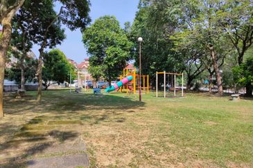 Double Storey Terrace House Taman Bukit Subang Shah Alam