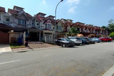 Double Storey Terrace House Taman Bukit Subang Shah Alam