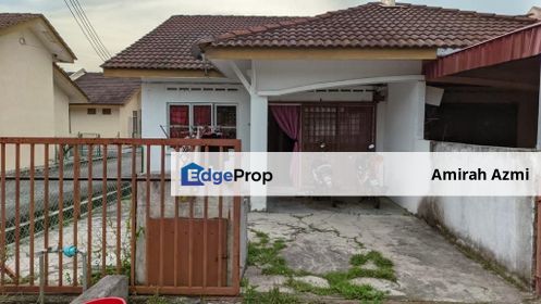 Single storey Terrace Taman Mahkota, Jalan Suria Banting, Selangor, Banting