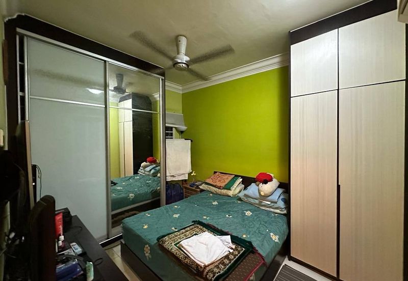 Residensi Bistaria, Ukay Bistari