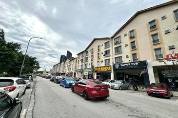 Pusat Komersial Seksyen 7