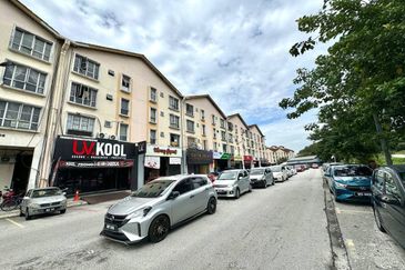 Pusat Komersial Seksyen 7