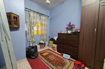 Jalan Akuamarin 7/21