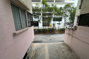 Pangsapuri Danau Pandan 1