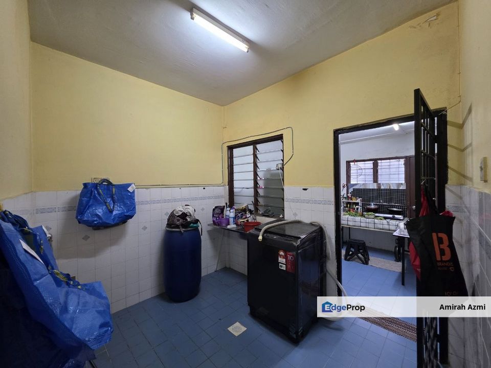 End Lot Double Storey Terrace House Taman Subang Mewah USJ 1, Subang Jaya, Selangor, USJ