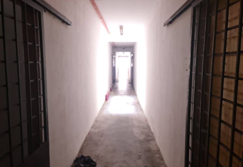 Desa Temenggong Apartment