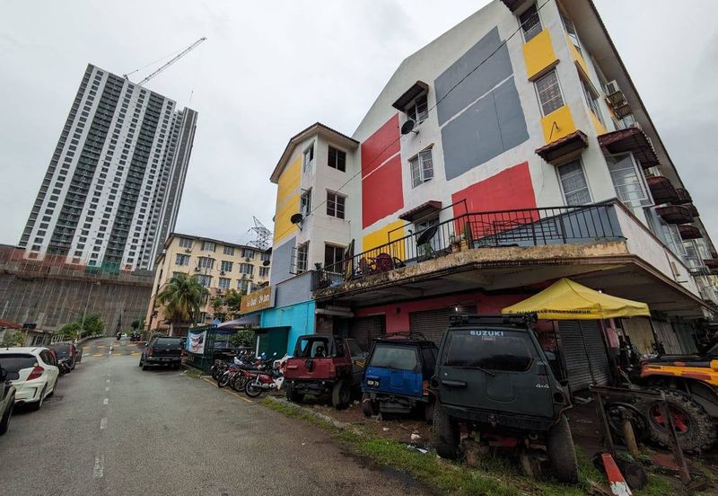 Desa Temenggong Apartment